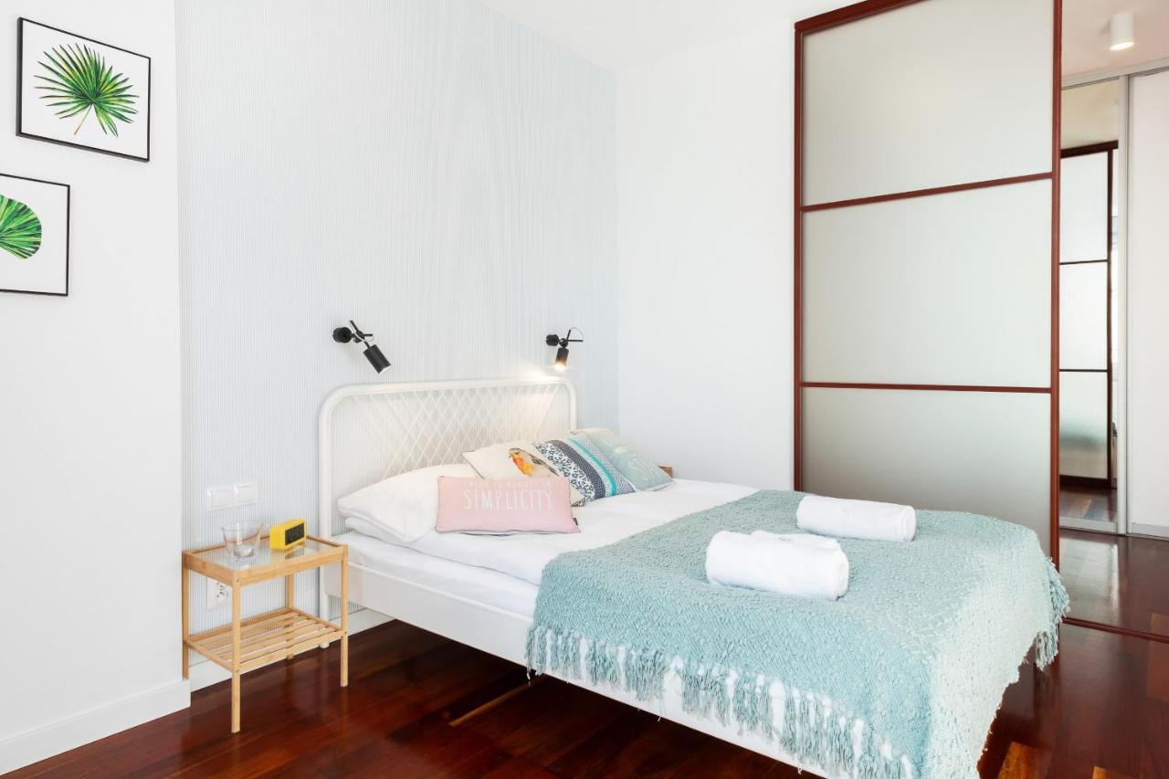 Apartments Warsaw Zelazna By Noclegi Renters المظهر الخارجي الصورة