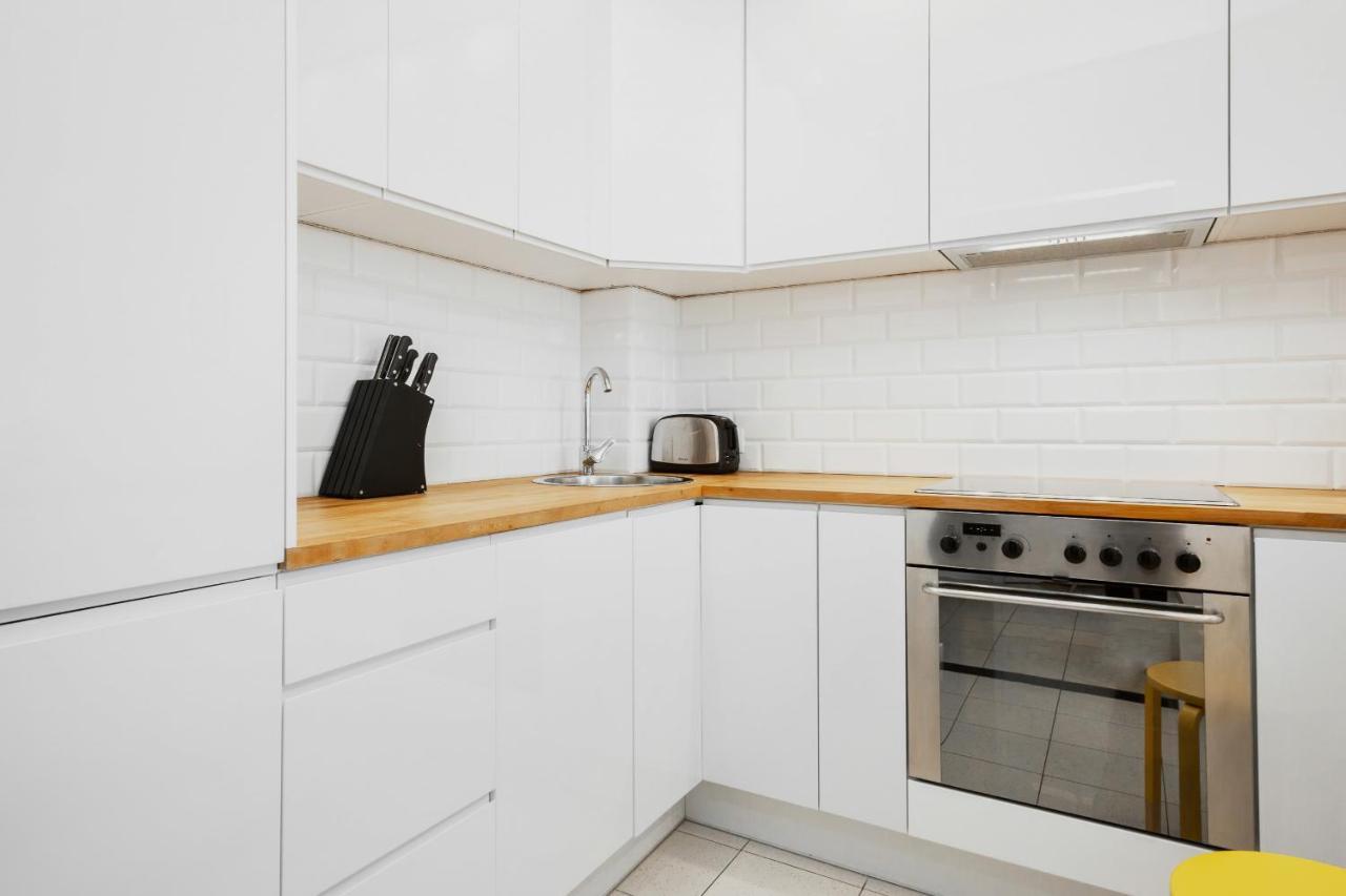 Apartments Warsaw Zelazna By Noclegi Renters المظهر الخارجي الصورة