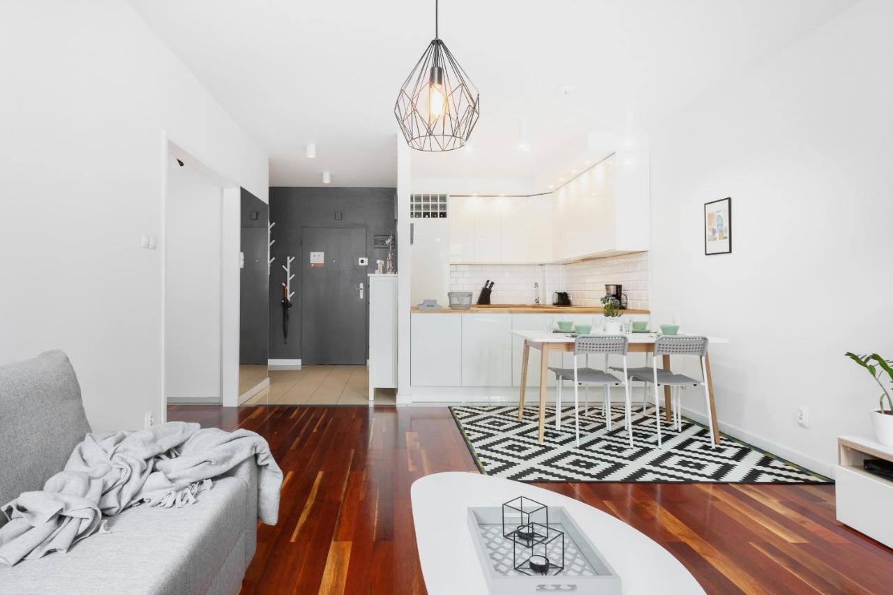 Apartments Warsaw Zelazna By Noclegi Renters المظهر الخارجي الصورة